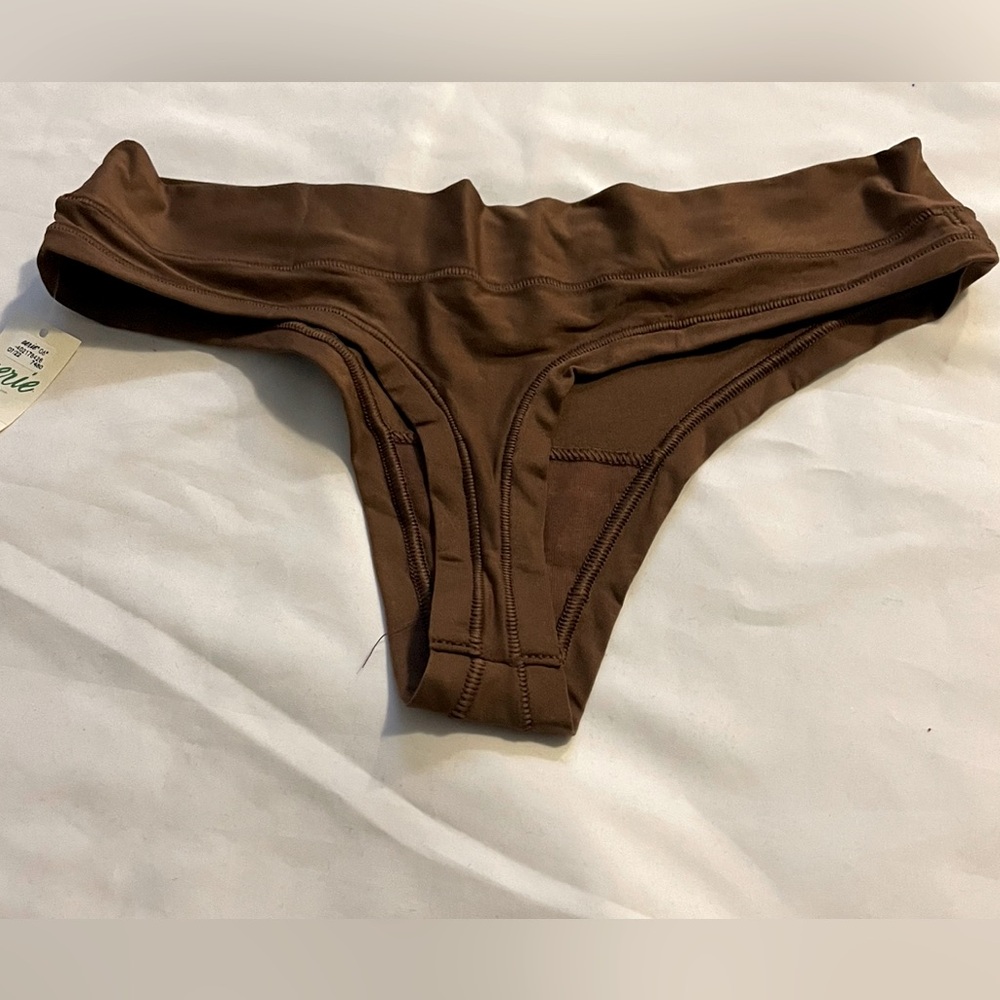Sz M aerie women’s  real me thong brown NWT new with tag never worn
